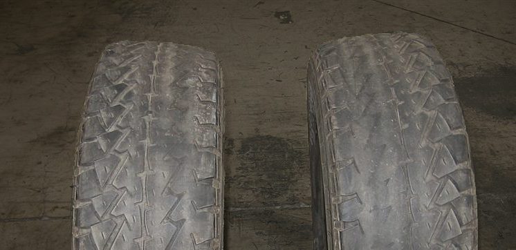Zorg ervoor dat uw auto goed uitgelijnd is om onregelmatige bandenslijtage te voorkomen