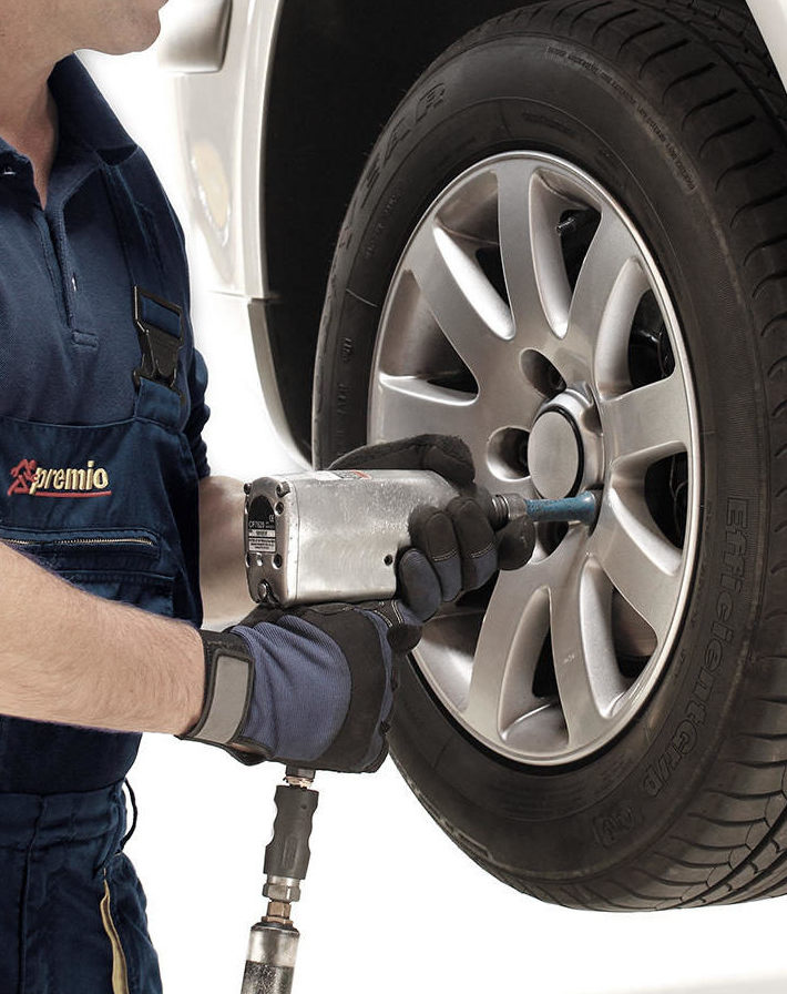 Laat u banden altijd monteren door een specialist, bandenmontage bij Premio Banden en autoservice